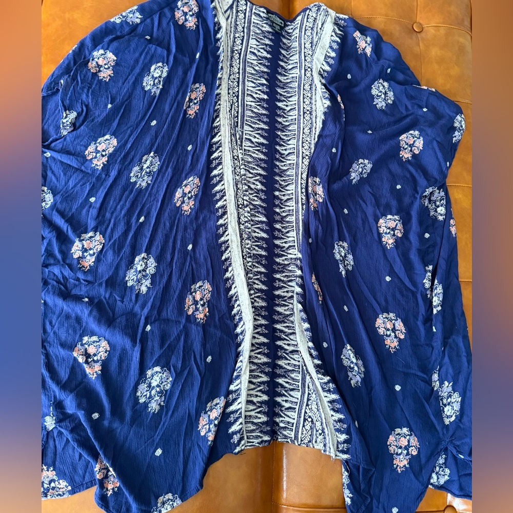 Angie Navy and White Patterned Open Front Kimono